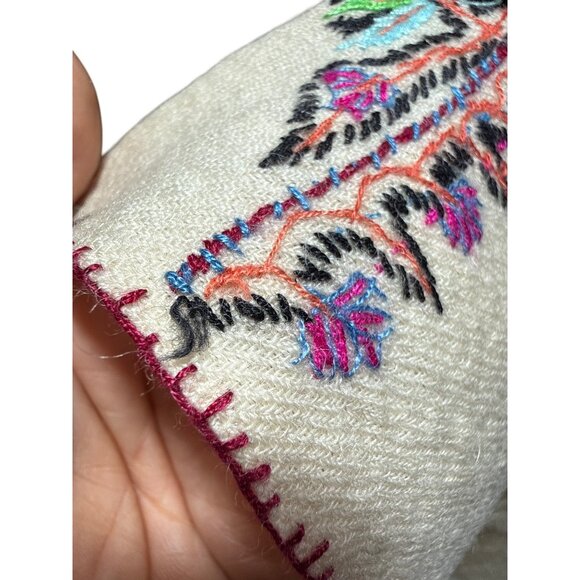 Hand-Embroidered Kashmiri Pashmina Shawl - Cream Wool With Silk Thread Floral Pa - Picture 10 of 12